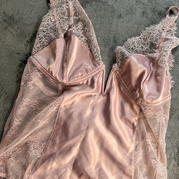 Victoria’s Secret pink lace teddy - Picture 2 of 5
